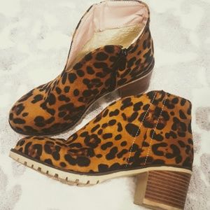 Cheetah/Leopard Print Booties